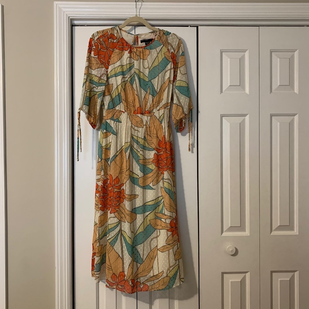 Maggy London tropical print midi dress, Swiss dot fabric, Size 6